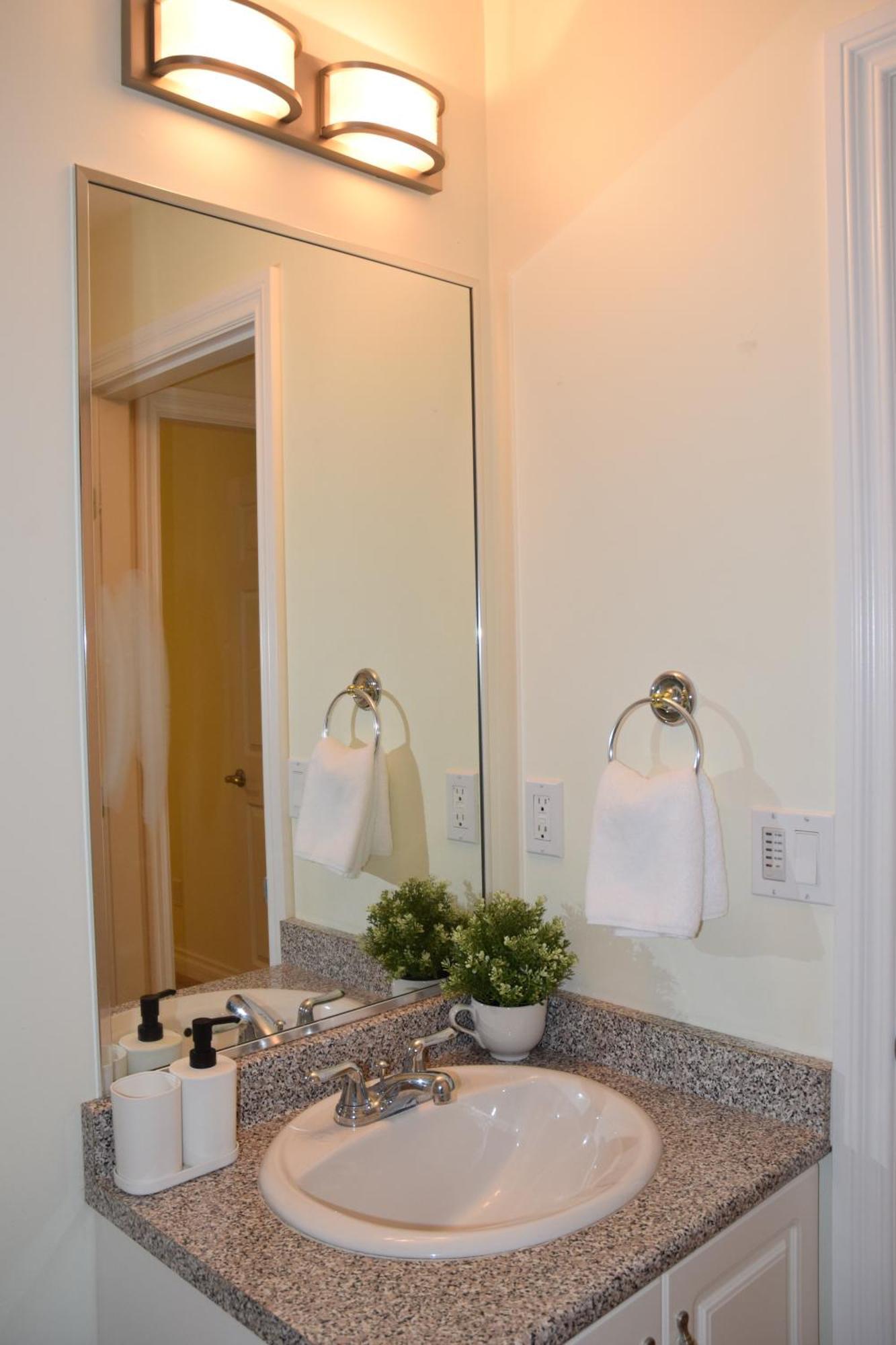 A Private Suite In Port Moody Esterno foto