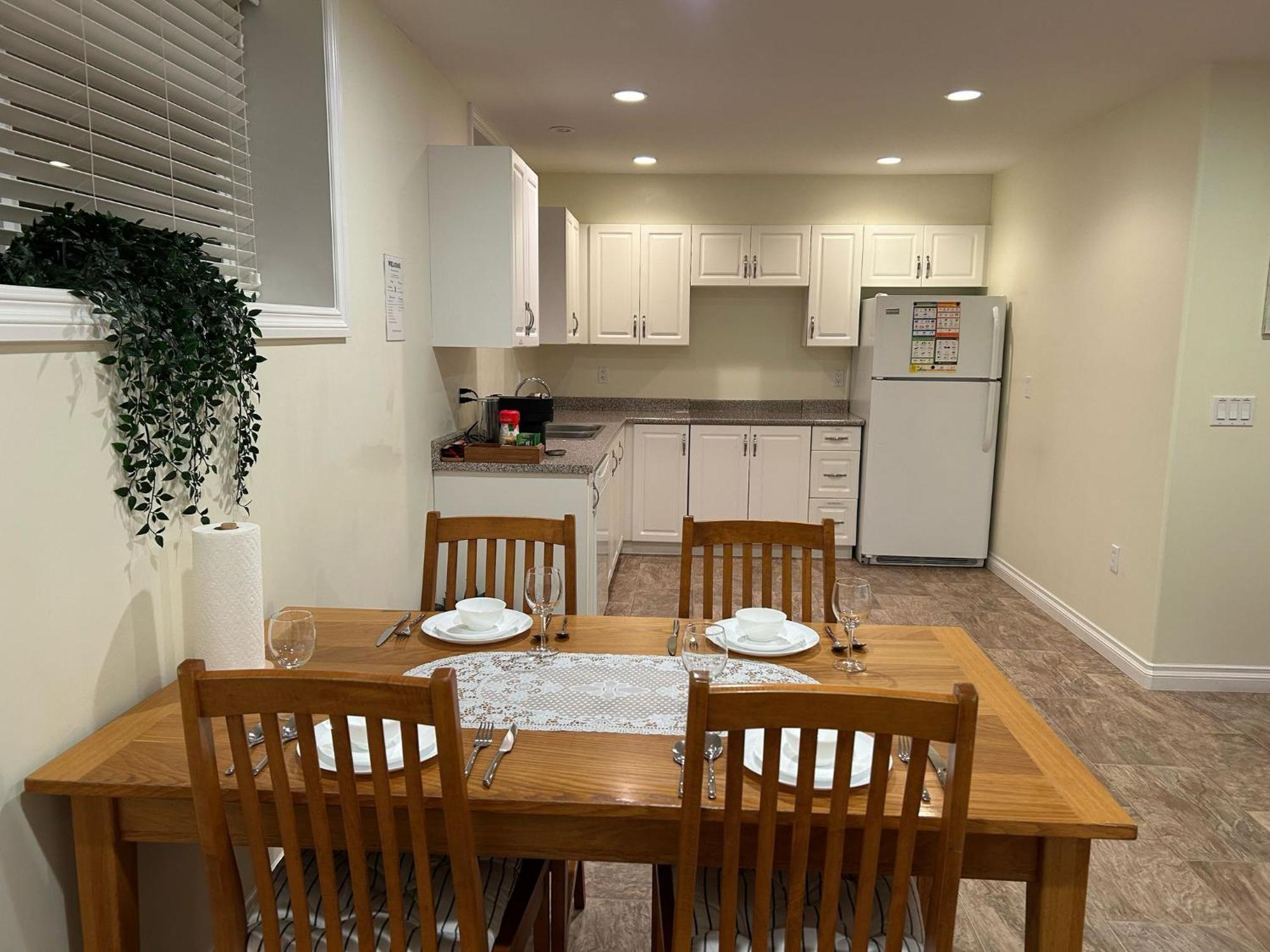 A Private Suite In Port Moody Esterno foto